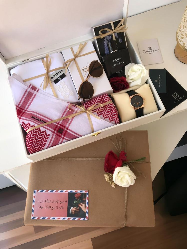 طقم رجالي فاخر ماركة جفنشي  أناقة متكاملة