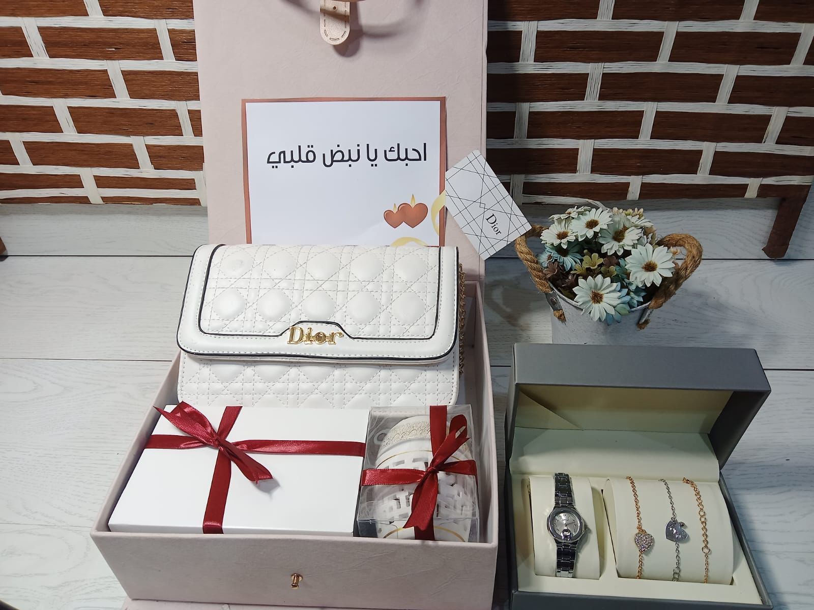 طقم نسائي أنيق