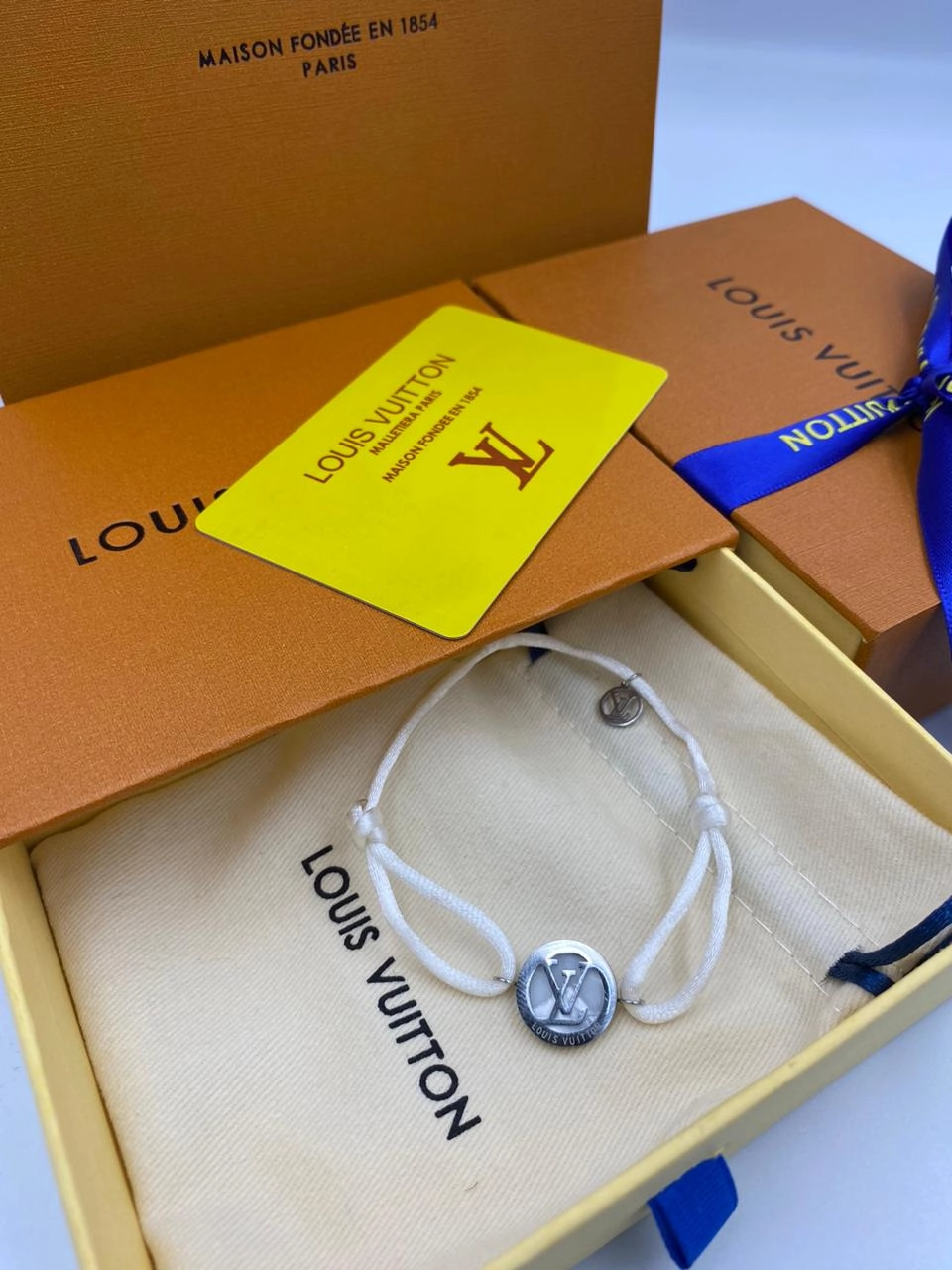 اسوارة لويس فيتون خيط (رجالي_نسائي) اساور لويس فيتون الخيط