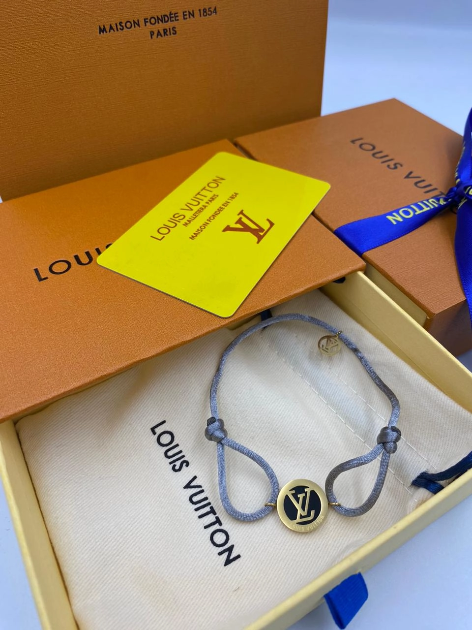 اسوارة لويس فيتون خيط (رجالي_نسائي) اساور لويس فيتون الخيط