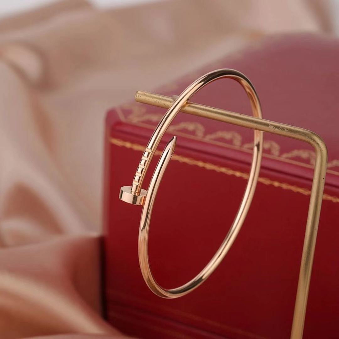 أسوارة كارتير جوست أون كلو – تصميم مسمار فاخر للرجال والنساء مستوحى من Cartier