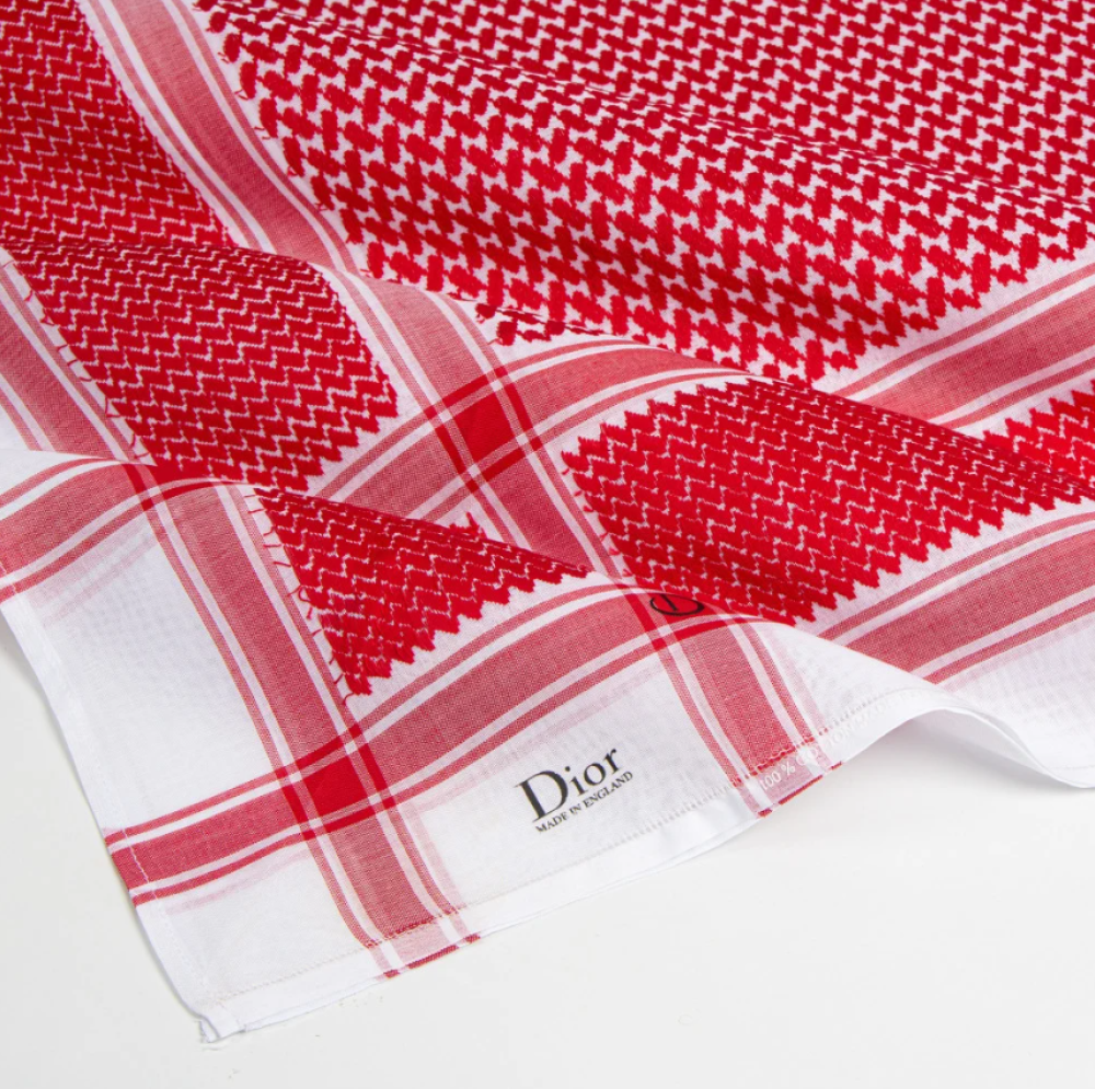 شماغ ديور بريميوم أصلي – آخر إصدار 2025 بتصميم فخم وأناقة كلاسيكية