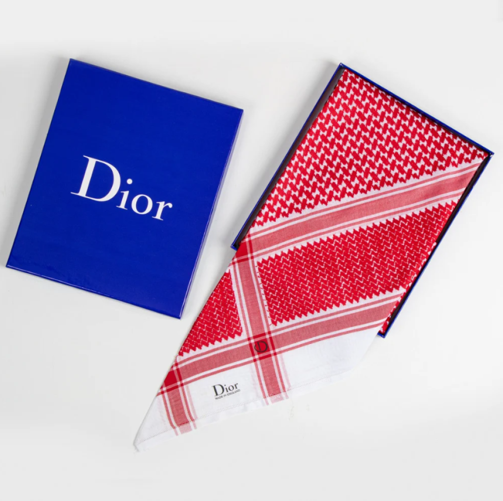 شماغ ديور بريميوم أصلي – آخر إصدار 2025 بتصميم فخم وأناقة كلاسيكية