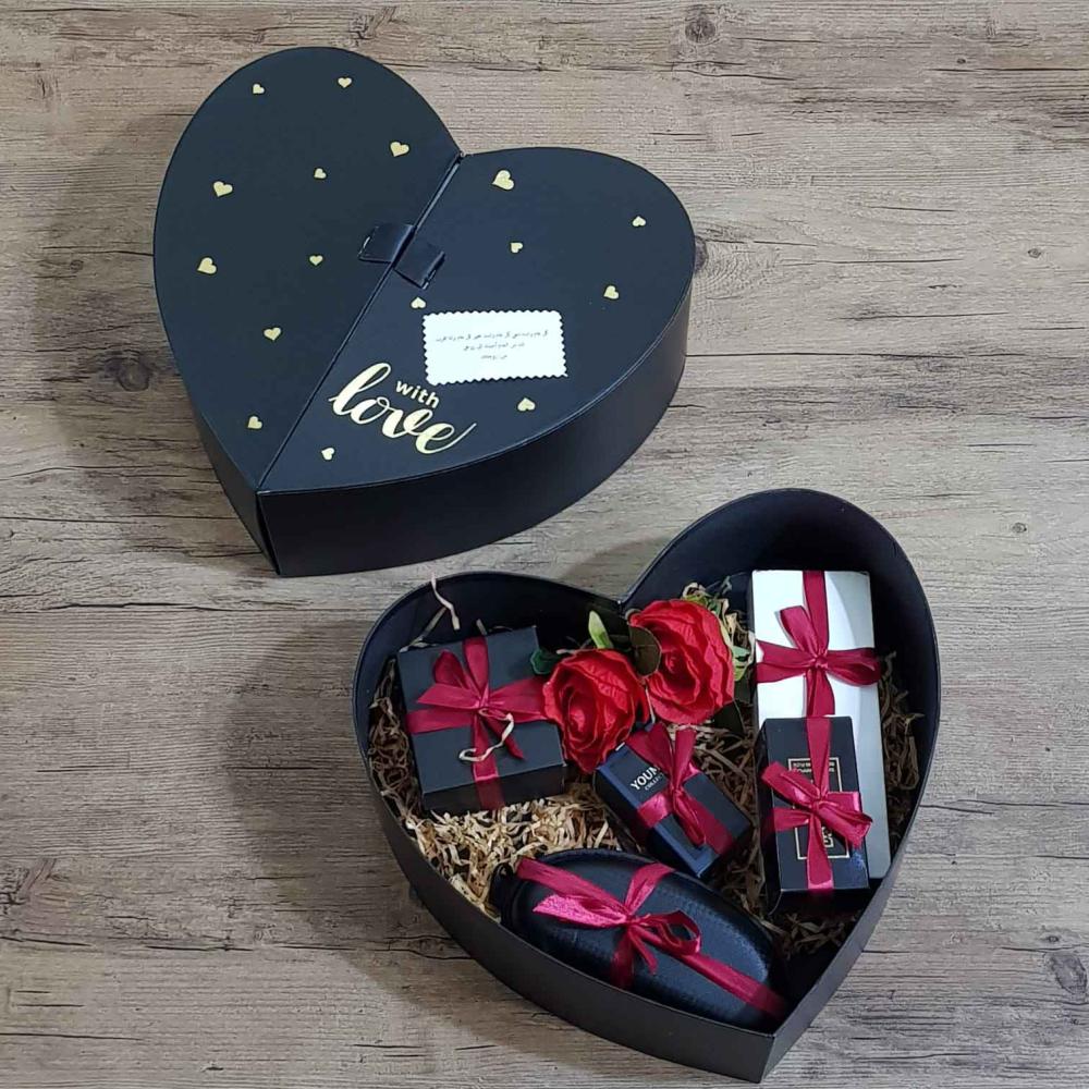 هدايا رجالية فخمة داخل صندوق قلب