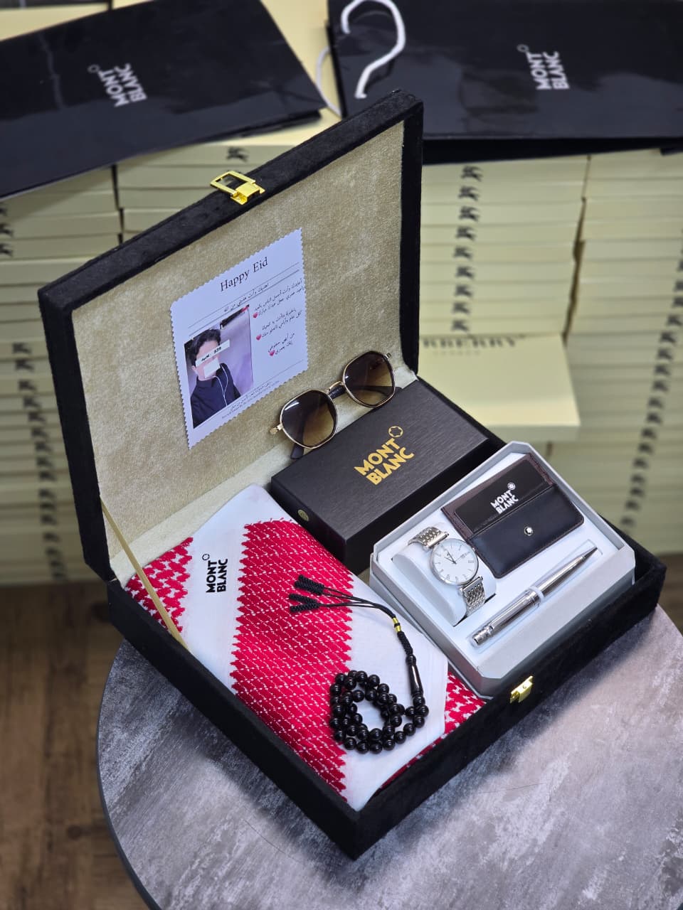 هدايا العيد 2026 - شماغ مونت بلانك ونظارة ومحفظة وساعة ضمان سنتين