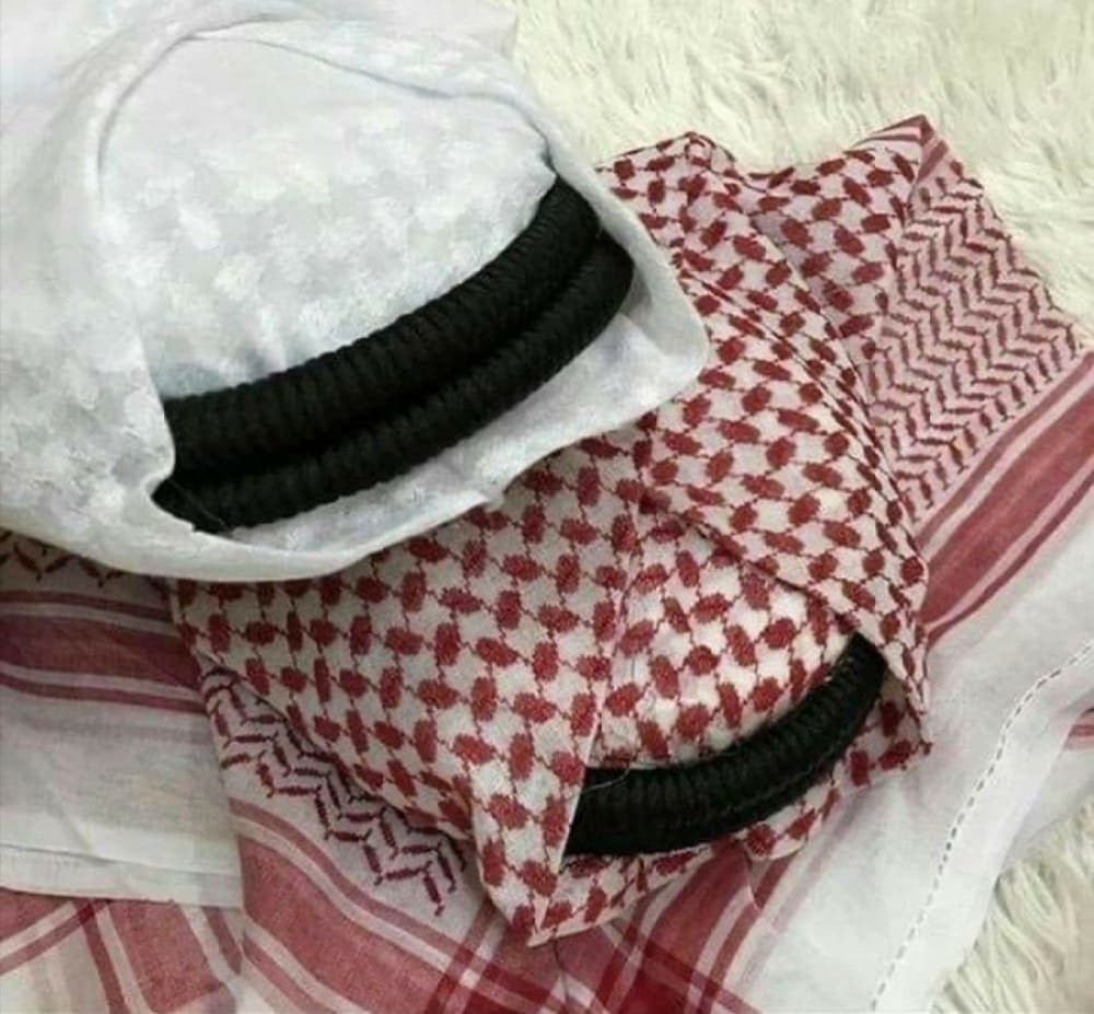 شماغ أطفال ثابت اللون – خامة ناعمة وتصميم رسمي يناسب المدرسة والمناسبات