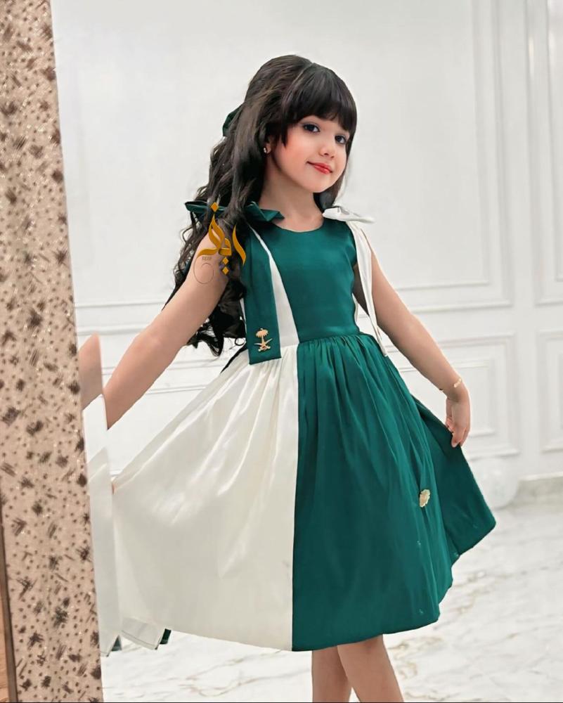 فستان بناتي لليوم الوطني السعودي – تصميم مريح وأنيق للاحتفالات الوطنية