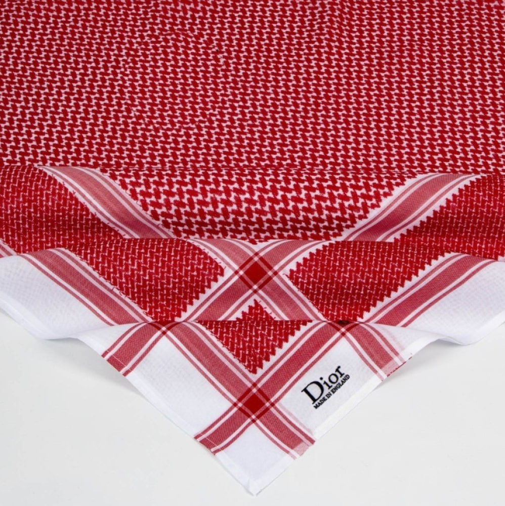 شماغ ديور بريميوم أصلي – آخر إصدار 2025 بتصميم فخم وأناقة كلاسيكية