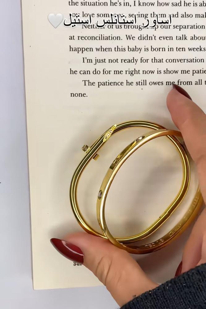 تنسيق سوار Love مع سوار مسمار مرصع – أساور أنيقة رمزية للحب والفخامة