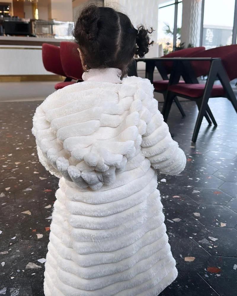 جاكيت فرو شتوي للبنات الاطفال  – أنيق وناعم