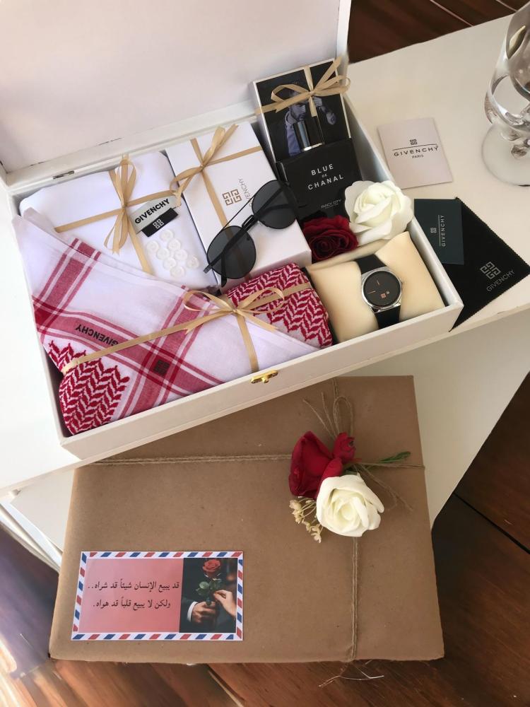 طقم رجالي فاخر ماركة جفنشي  أناقة متكاملة