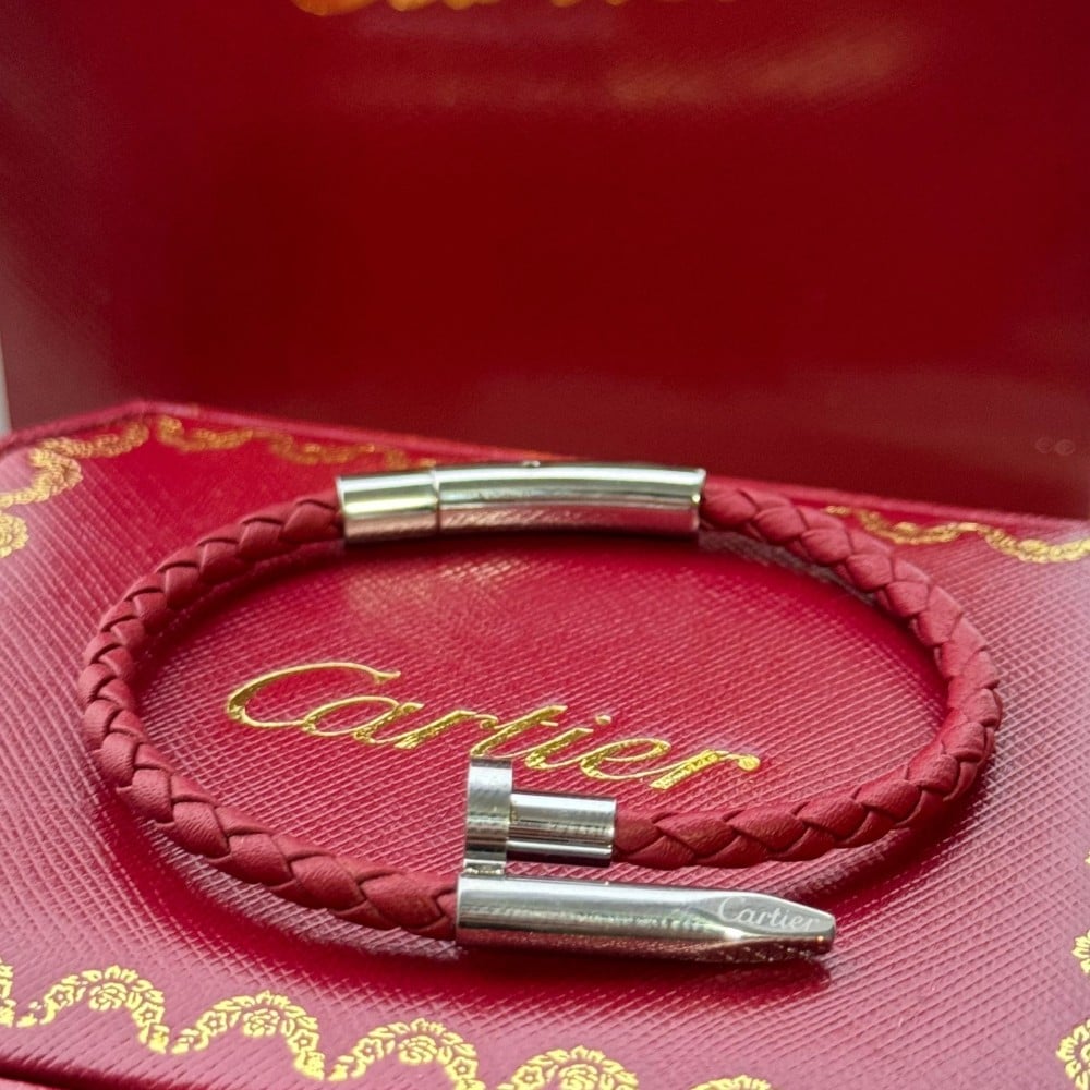 إسوارة كارتير مسمار جلد بتصميم فاخر – سوار أنيق رجالي ونسائي من Cartier