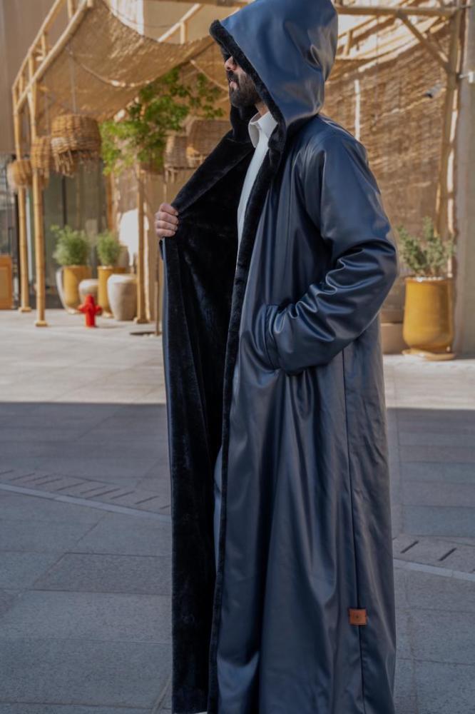 فروة رجالية شتوية جلد أسود – فخامة وأناقة للمجالس والبرد