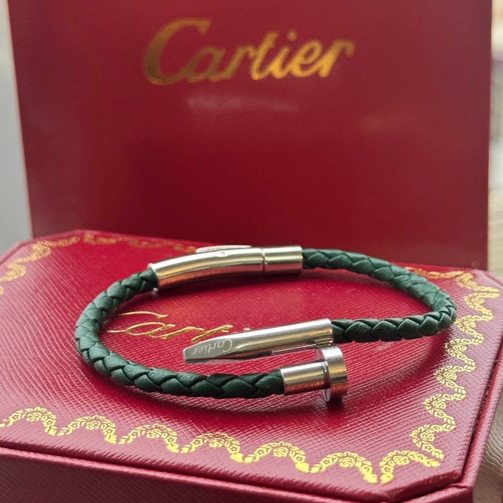 إسوارة كارتير مسمار جلد بتصميم فاخر – سوار أنيق رجالي ونسائي من Cartier