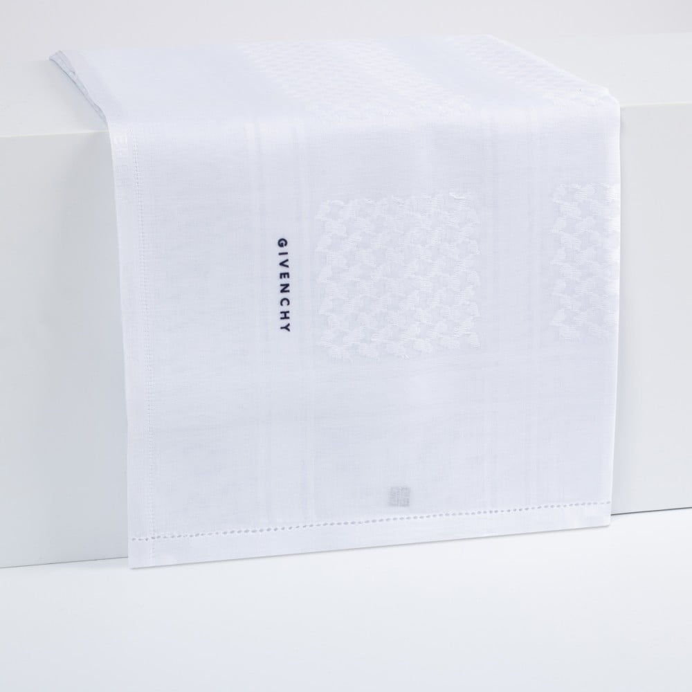 شماغ جيفنشي أبيض أصلي – آخر إصدار 2026 بدرجة أولى ومقاسات متعددة