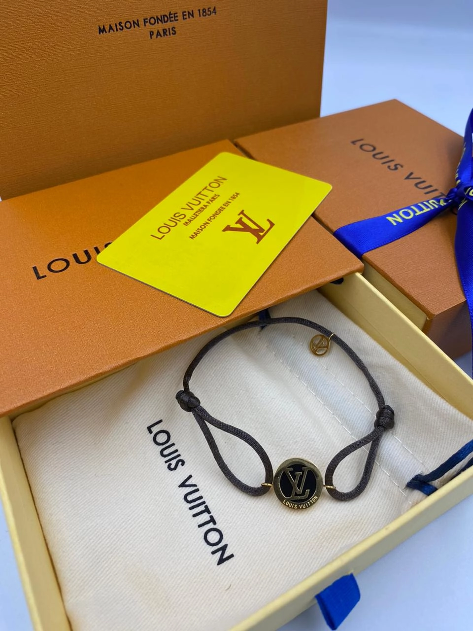 اسوارة لويس فيتون خيط (رجالي_نسائي) اساور لويس فيتون الخيط