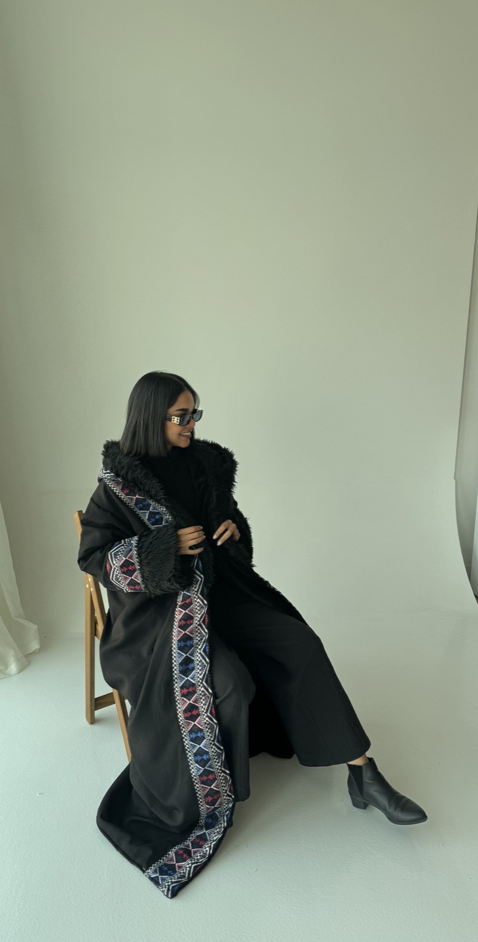 فروة نسائية شتوية سدو جوخ – تصميم مميز وأناقة تراثية