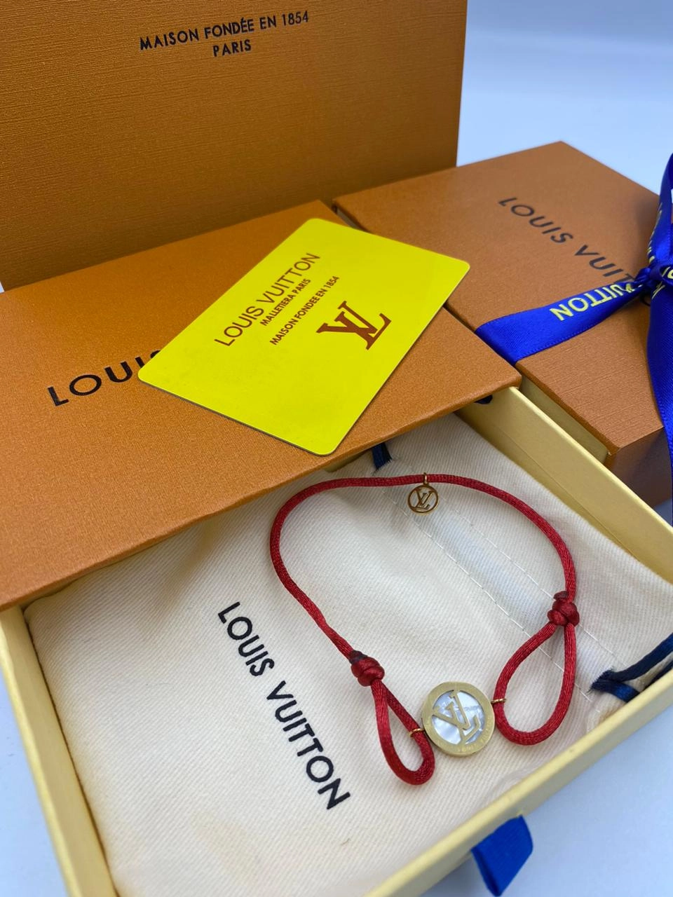 اسوارة لويس فيتون خيط (رجالي_نسائي) اساور لويس فيتون الخيط