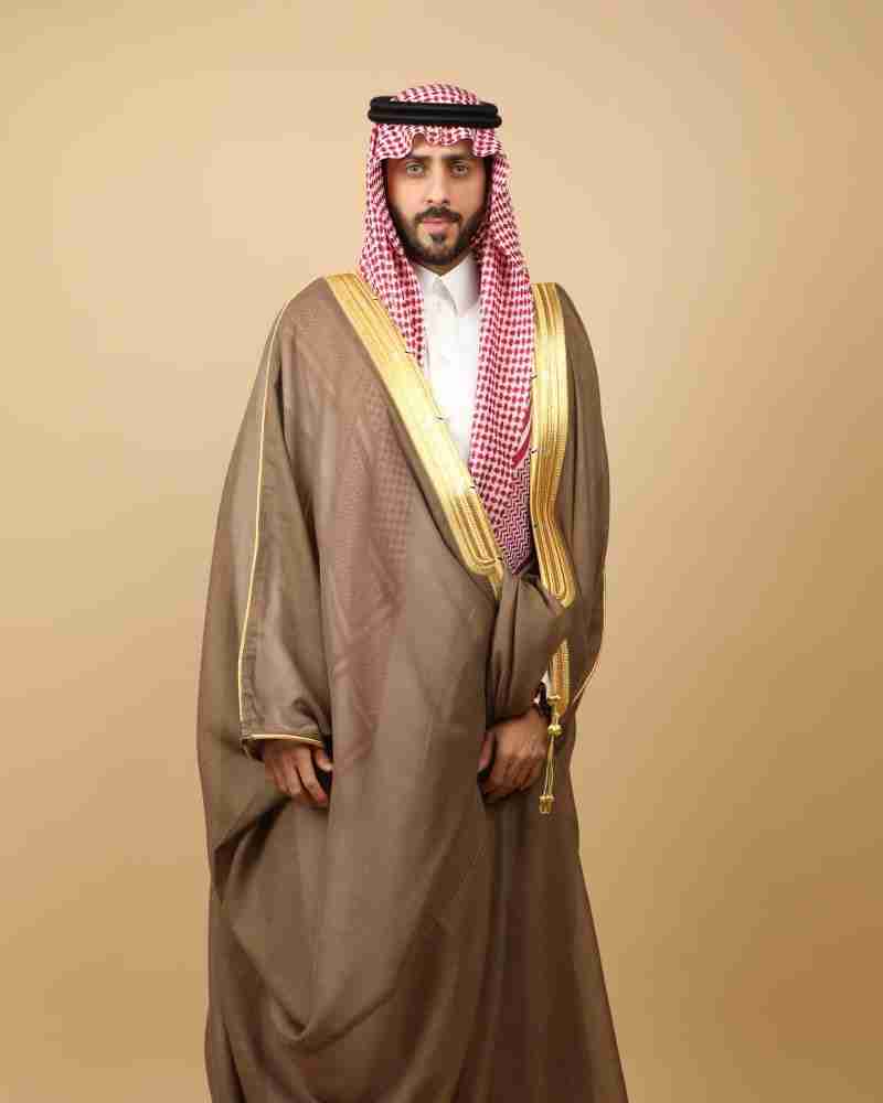 بشت الأصالة – ملكي كموني مطرز بخيوط الذهب